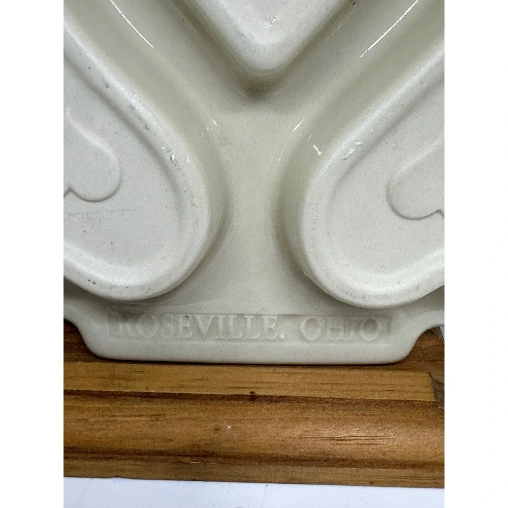 VTG Friendship Pottery Roseville Ohio Heart Muffin Pan Blue White Spongeware